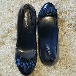 Cobalt Blue Pump with a Black Heel